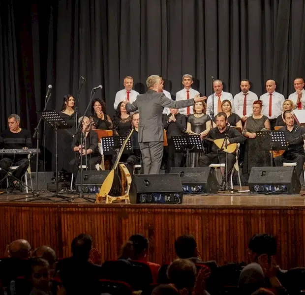 Türk Halk Müziği Korosu